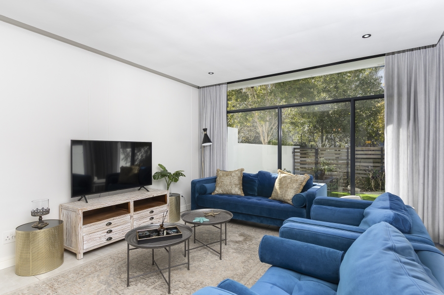 To Let 3 Bedroom Property for Rent in Paardevlei Western Cape